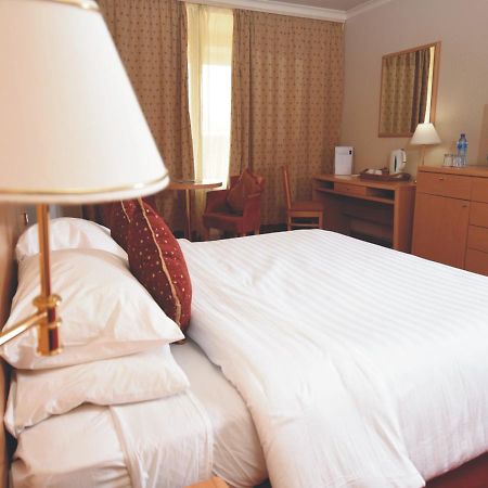 Hotel Nicon Luxury Abudża Zewnętrze zdjęcie