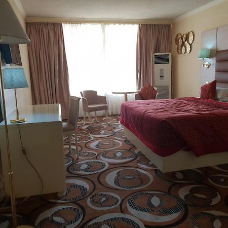 Hotel Nicon Luxury Abudża Zewnętrze zdjęcie
