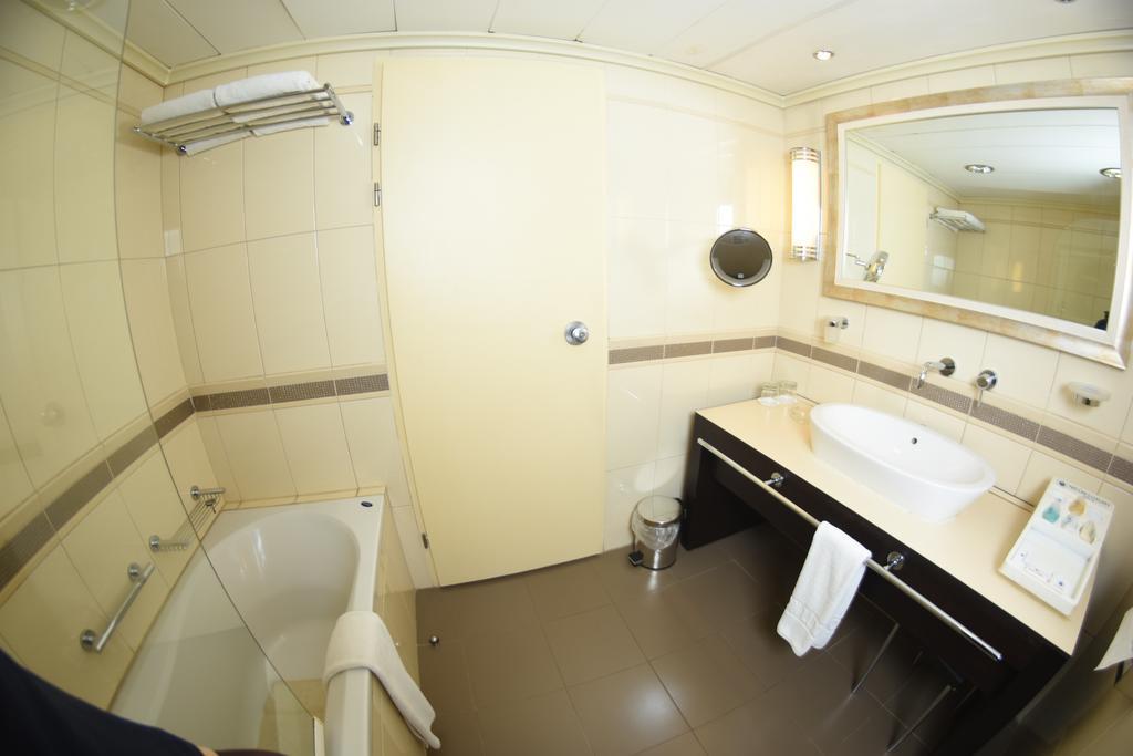 Hotel Nicon Luxury Abudża Zewnętrze zdjęcie