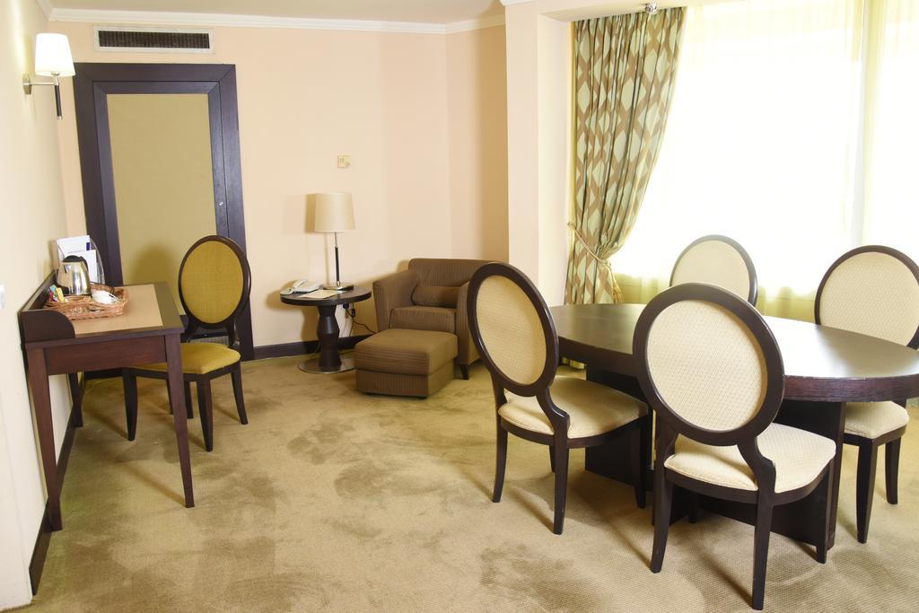 Hotel Nicon Luxury Abudża Zewnętrze zdjęcie