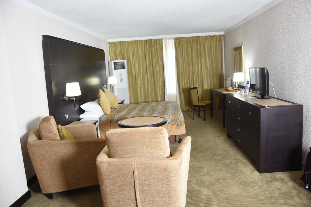 Hotel Nicon Luxury Abudża Zewnętrze zdjęcie