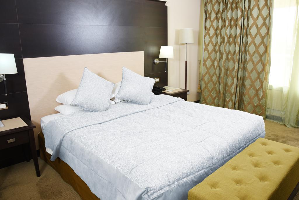 Hotel Nicon Luxury Abudża Zewnętrze zdjęcie