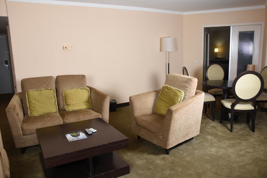 Hotel Nicon Luxury Abudża Zewnętrze zdjęcie