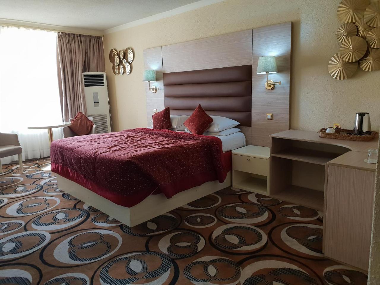 Hotel Nicon Luxury Abudża Zewnętrze zdjęcie