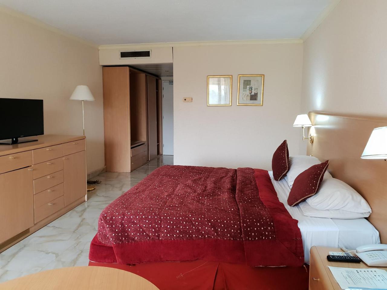 Hotel Nicon Luxury Abudża Zewnętrze zdjęcie